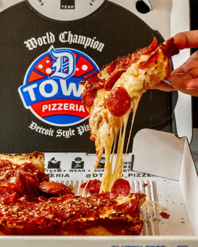 dtown_pizzeria is known for its classic Detroit-style pan pizza, with its rectangular shape and crispy, cheesy edges. Although it may look heavy, the crust is surprisingly light, making dtown_pizzeria stand out way above the rest. It’s no wonder they've earned global recognition, winning 1st place and the title of World Champion in the pan division at the 2021 and 2023 International Pizza Competitions in Las Vegas. 🏆 This is a must order at eatplaytopangasocial in the Westfield Topanga mall! You can't go wrong with the "GOOMBA" featuring pepperoni and fennel pollen but they also have seasonal specialties like the Summer Street Corn Pizza, still available for a very limited time. 🌽If you're a fan of Detroit style pizza, or any style of pizza, you've got to stop by dtown_pizzeria at eatplaytopangasocial!!! 🍕

#detroitstylepizza #bestpizzainla #losangeles #topangasocial #topangamall #pizza #pepperoni