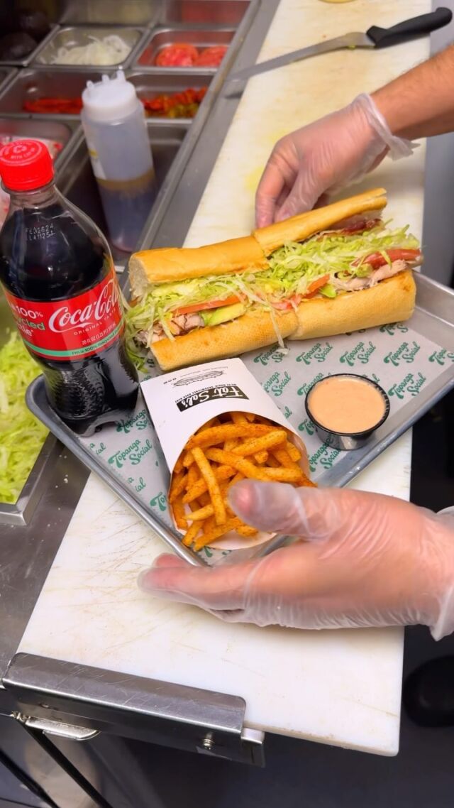 Don’t forget to stop by @FatSalsDeli tomorrow for their $15 LUNCH CRUNCH SPECIAL, only available at @EatPlayTopangaSocial! 🥵🔥🍟 Lunch Crunch is available Monday-Friday from Open-4PM‼️ Find Fat Sal’s along with a variety of other options inside of the one and only #TopangaSocial! 😮‍💨 See you soon! 😉🙌