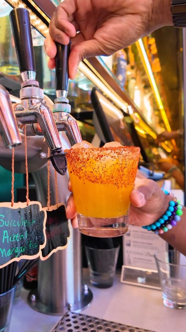 Who’s excited for MARGARITA MONDAYS tomorrow⁉️🍹🙌 Sip, Savor, Repeat! 😉 Be sure to join us for Margarita Mondays at Topanga Social’s Margarita Garden‼️🍹 Enjoy margaritas from the cocktail menu at a refreshing 50% off, every Monday from open to close! 😮‍💨 Elevate the start of your week with a perfect pour in a vibrant setting! 🎉🌴 Also don’t forget to check out the variety of other options inside of the one and only #TopangaSocial! 😮‍💨 See you soon! 😉🙌